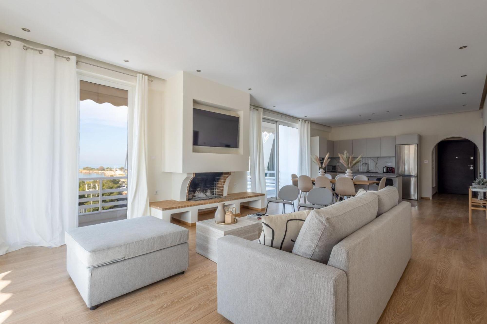 Luxurious 3-Bedroom Seaside Retreat Fully Renovated In 2025 Athens Exterior photo
